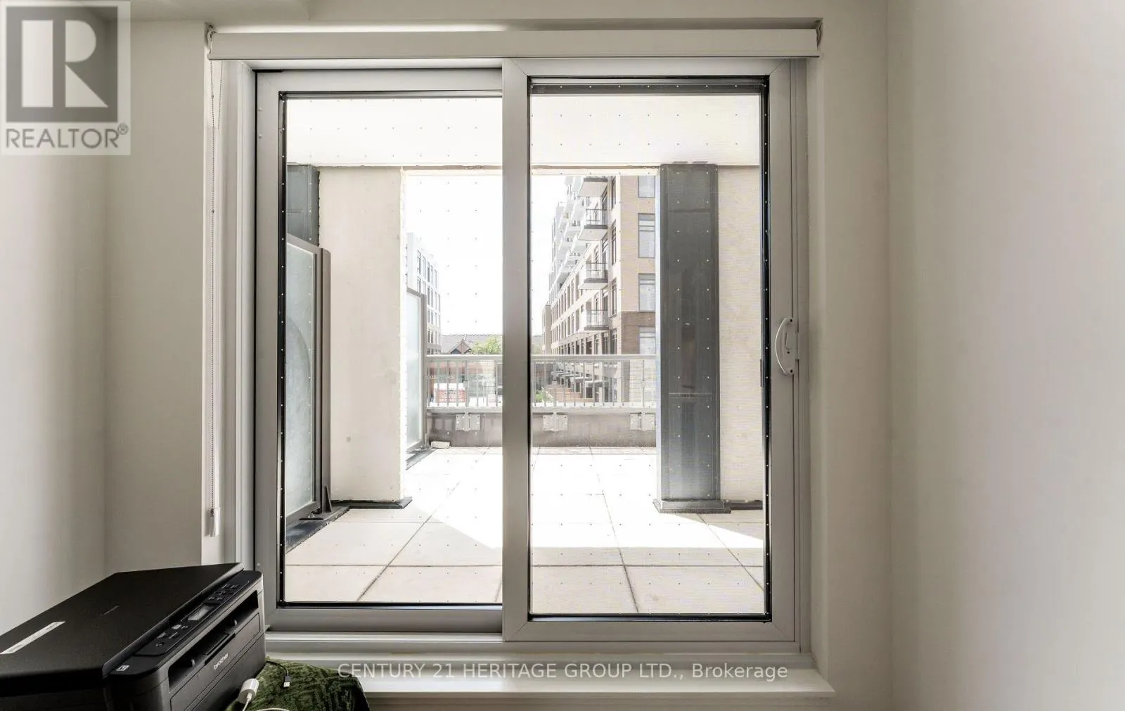 201 - 7950 BATHURST STREET