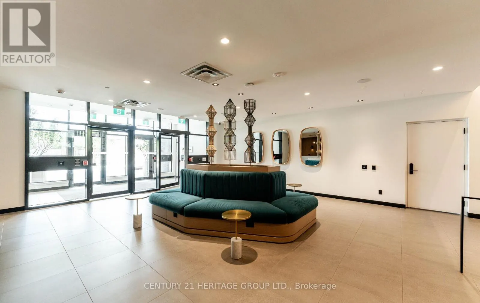 201 - 7950 BATHURST STREET