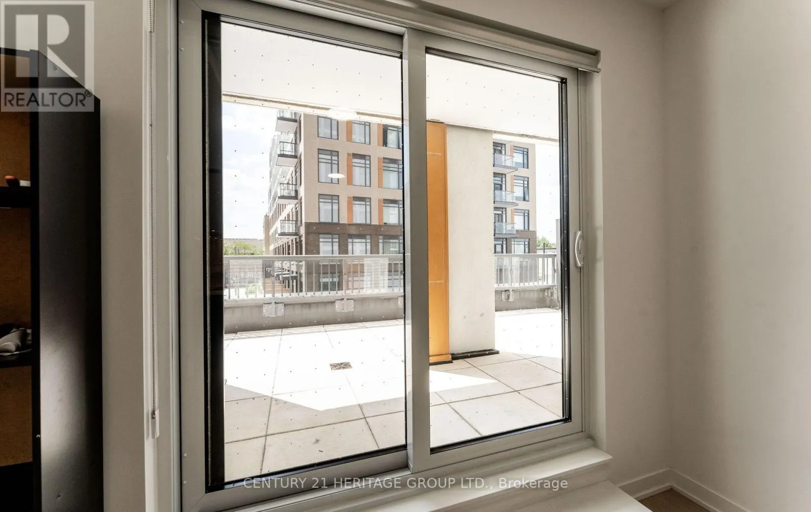 201 - 7950 BATHURST STREET
