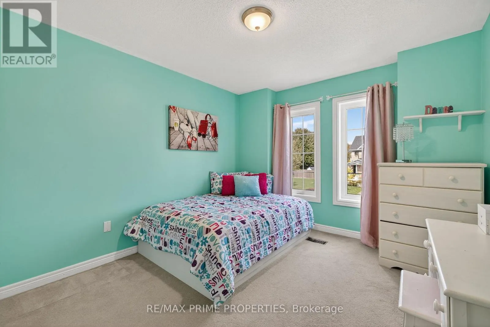 85 MARGARET GRAHAM CRESCENT