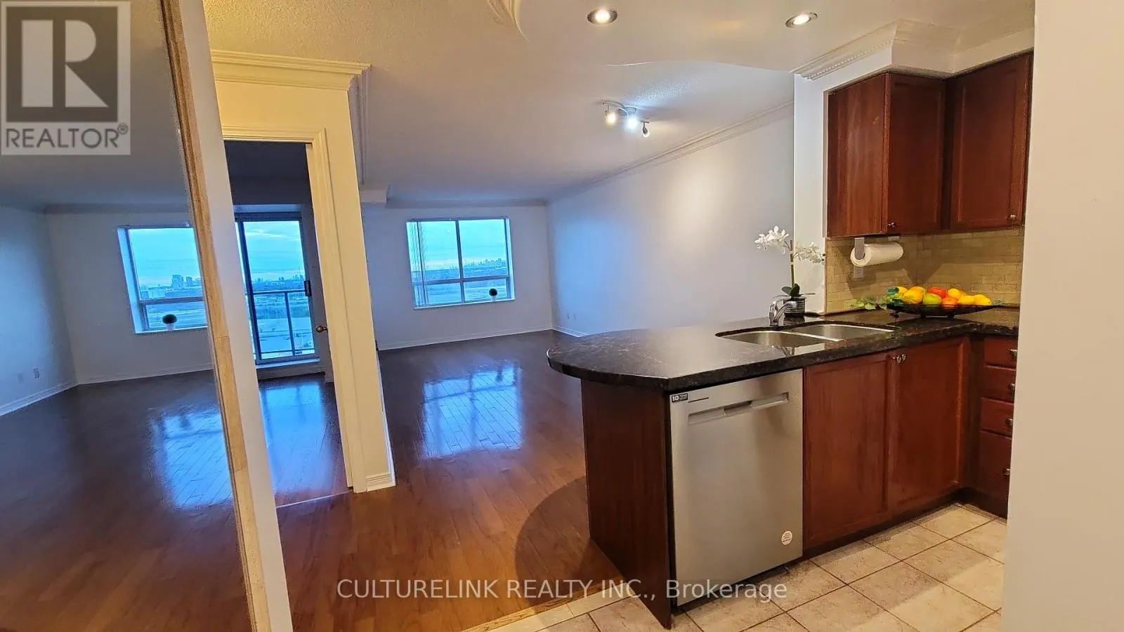 1209 - 23 ONEIDA CRESCENT