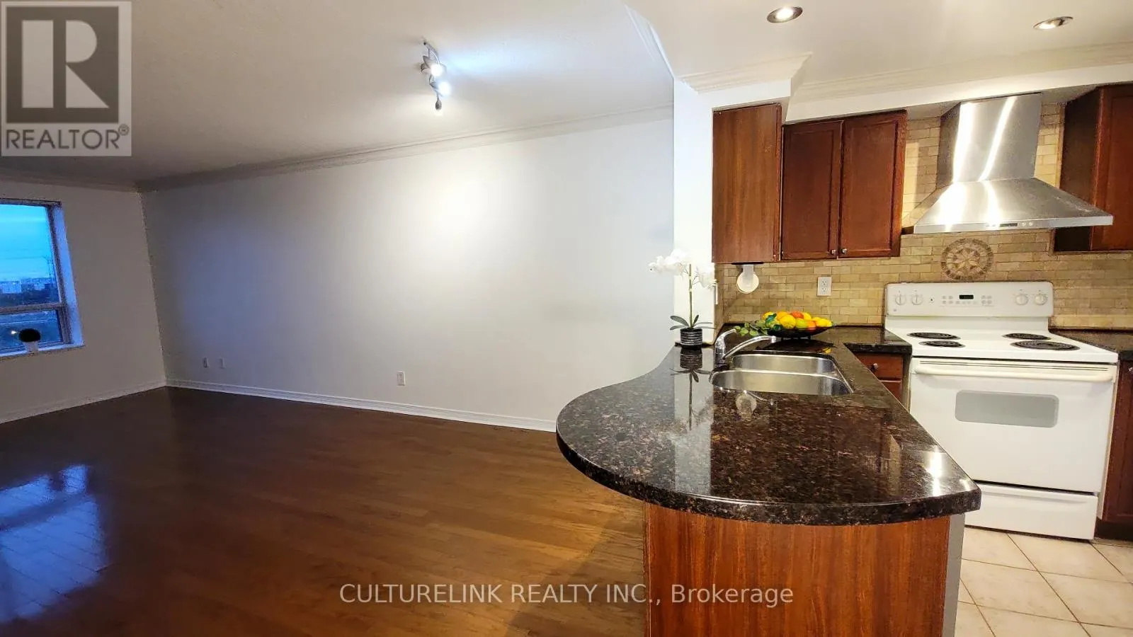 1209 - 23 ONEIDA CRESCENT