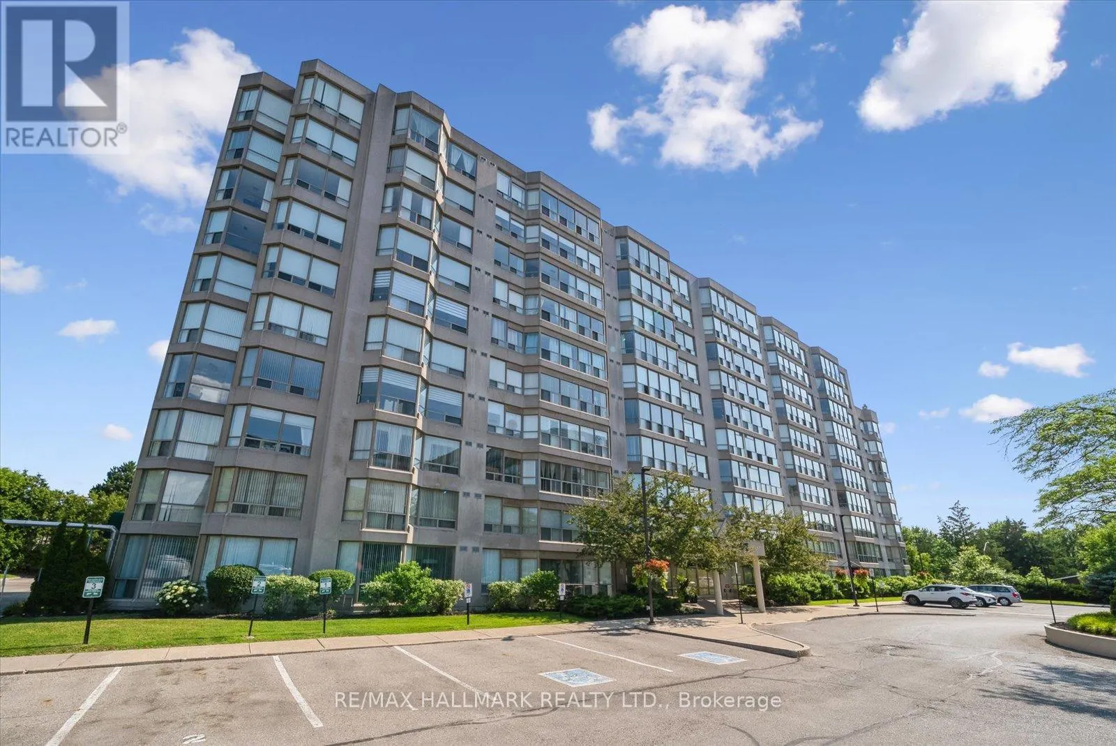 704 - 175 CEDAR AVENUE