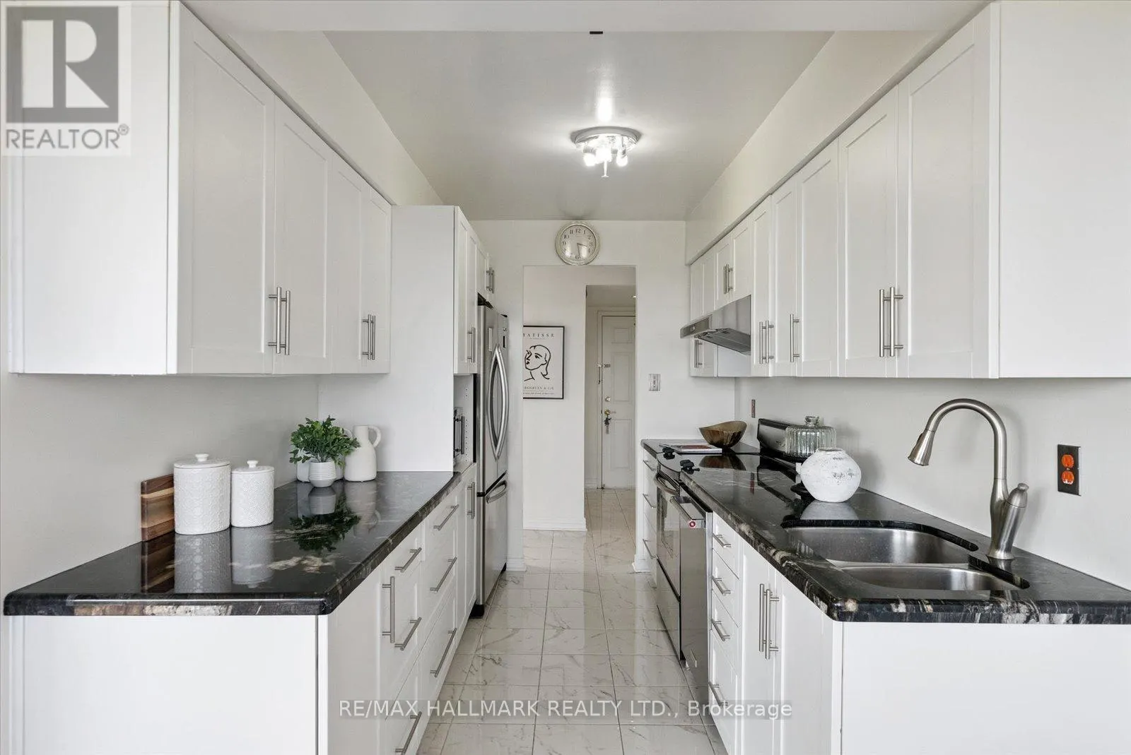 704 - 175 CEDAR AVENUE