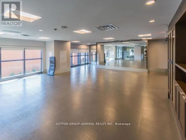 PH11 - 7608 YONGE STREET
