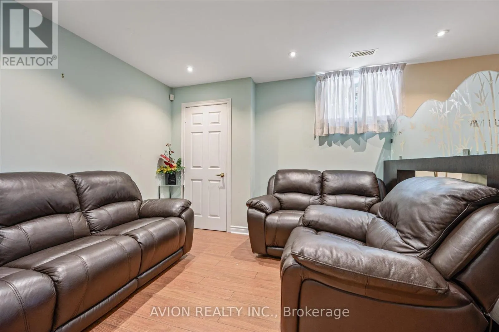 55 FRYBROOK CRESCENT