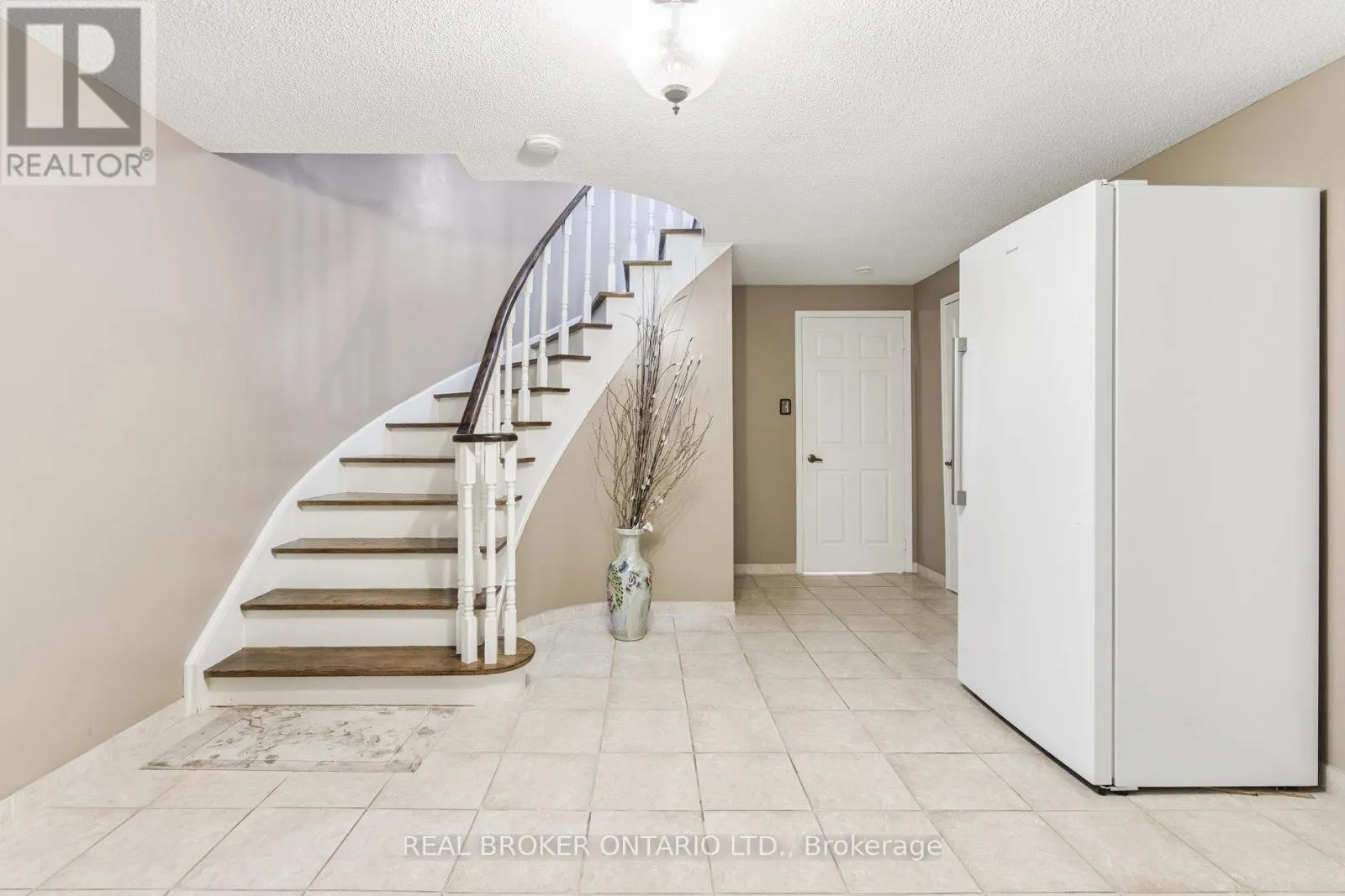 435 ABERDEEN AVENUE