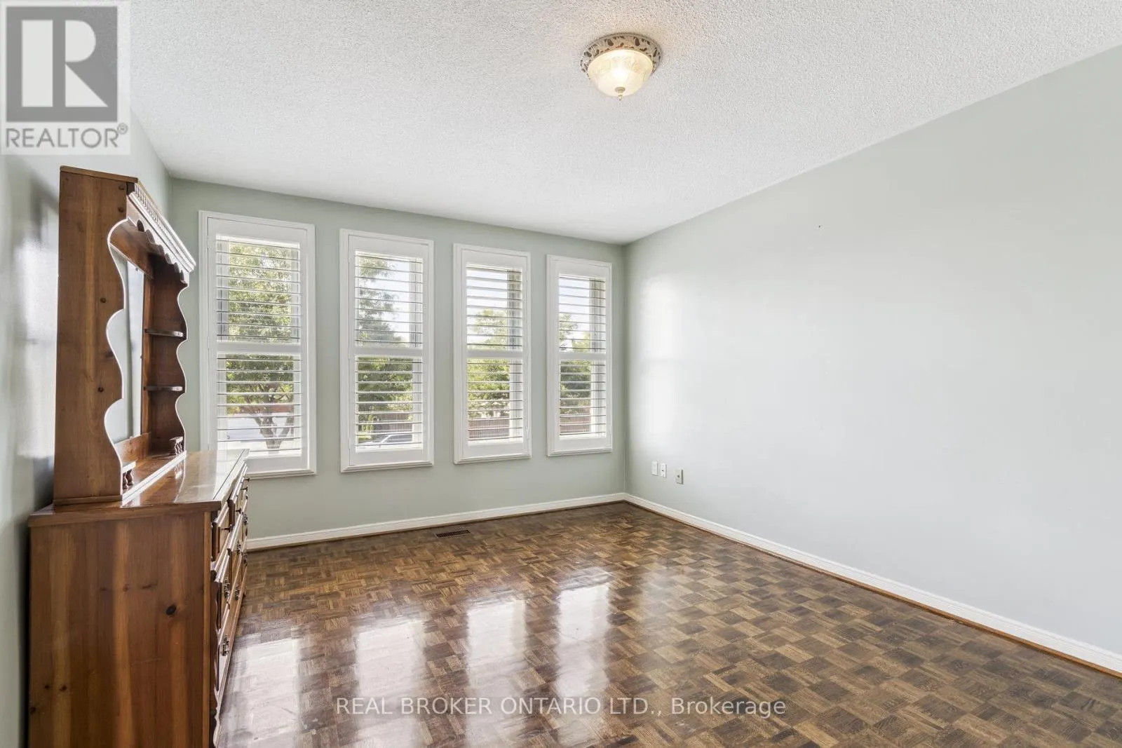 435 ABERDEEN AVENUE