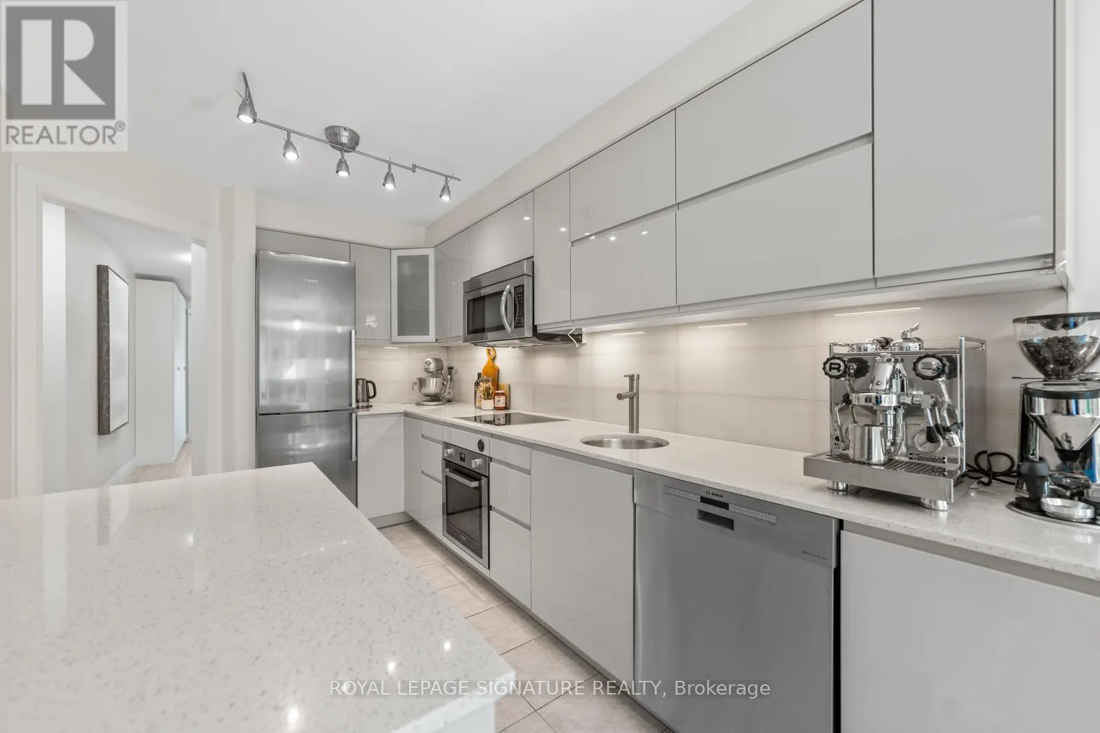 12 BARLI CRESCENT
