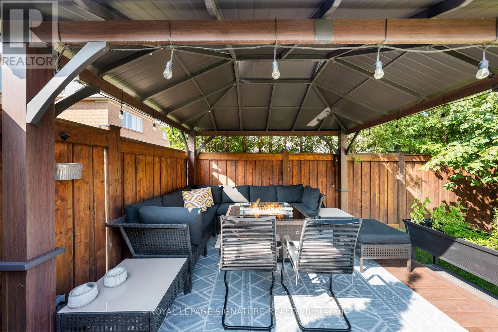 12 BARLI CRESCENT