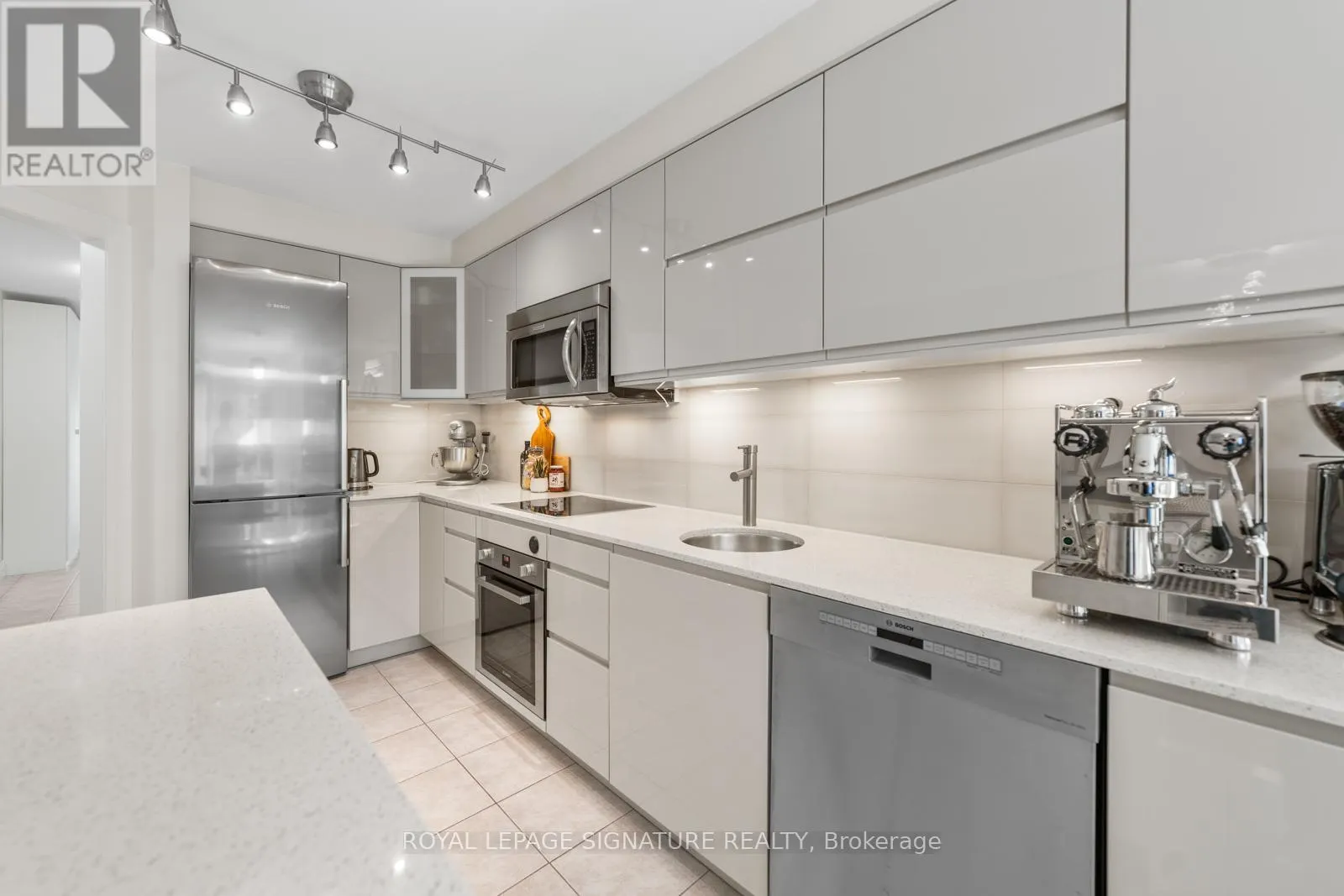 12 BARLI CRESCENT