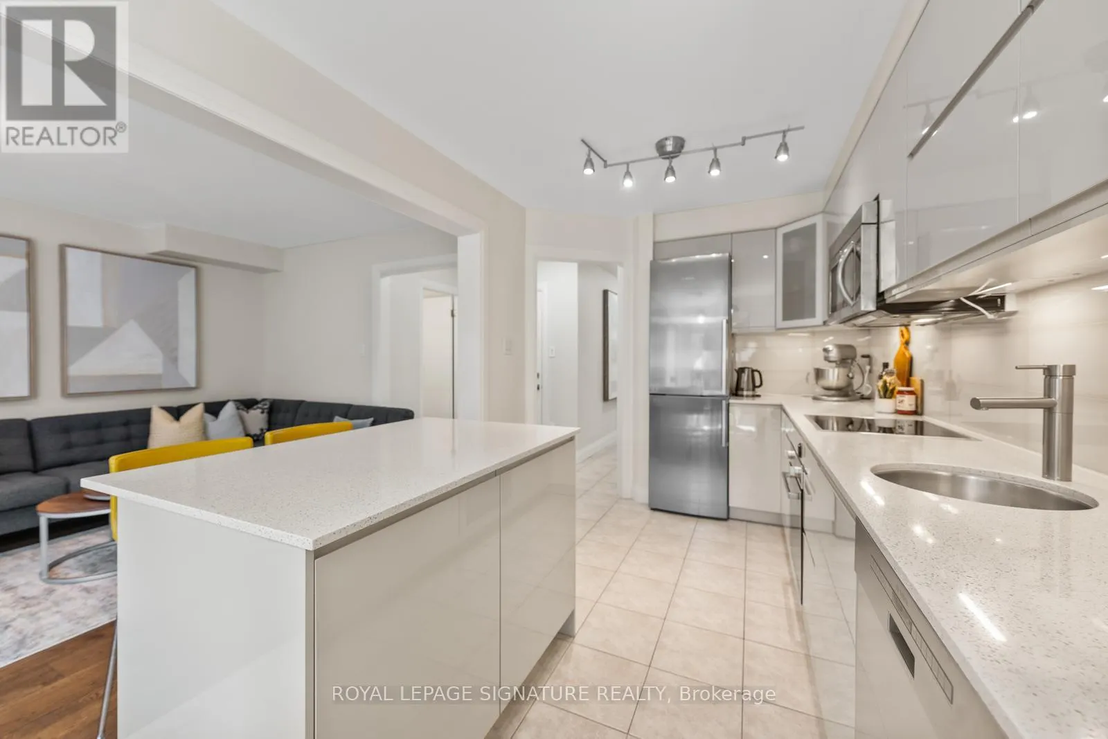 12 BARLI CRESCENT
