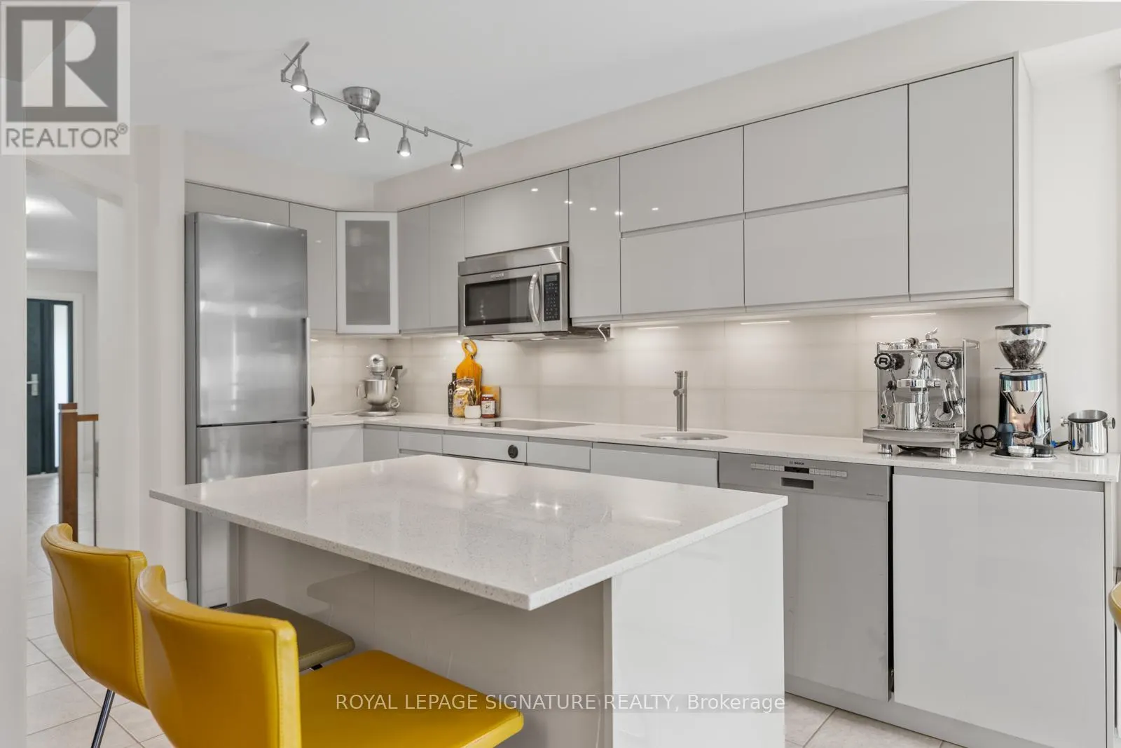 12 BARLI CRESCENT
