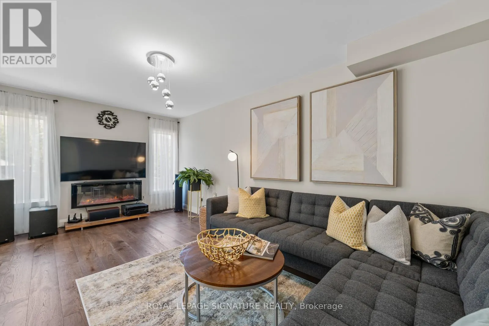 12 BARLI CRESCENT