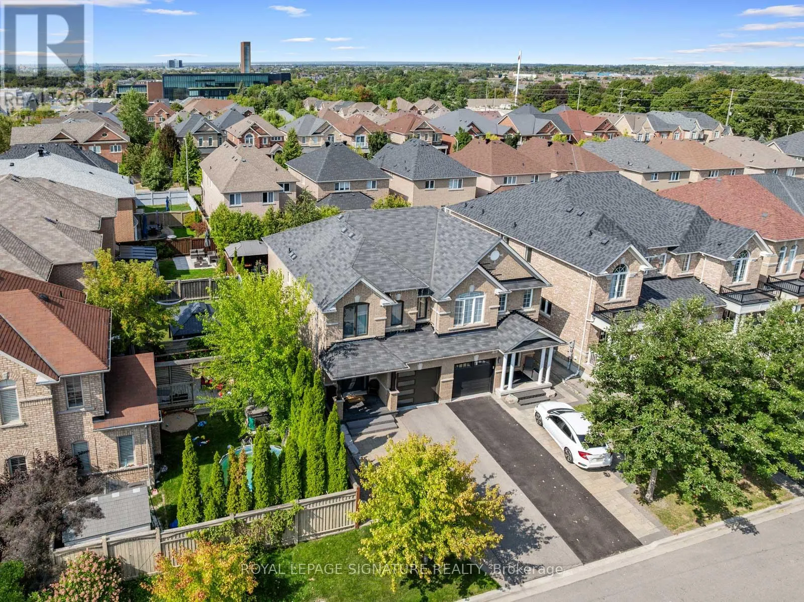 12 BARLI CRESCENT