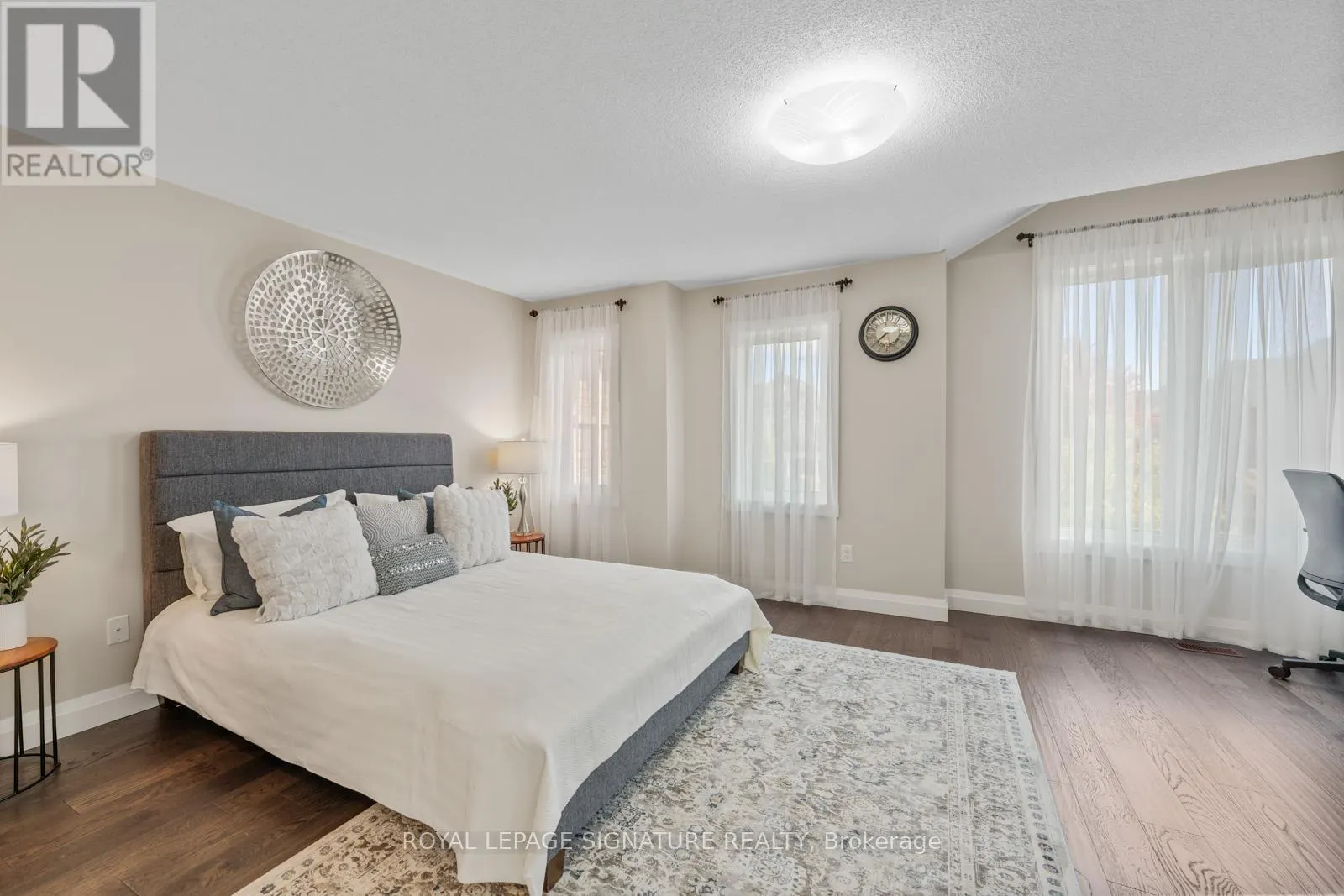 12 BARLI CRESCENT