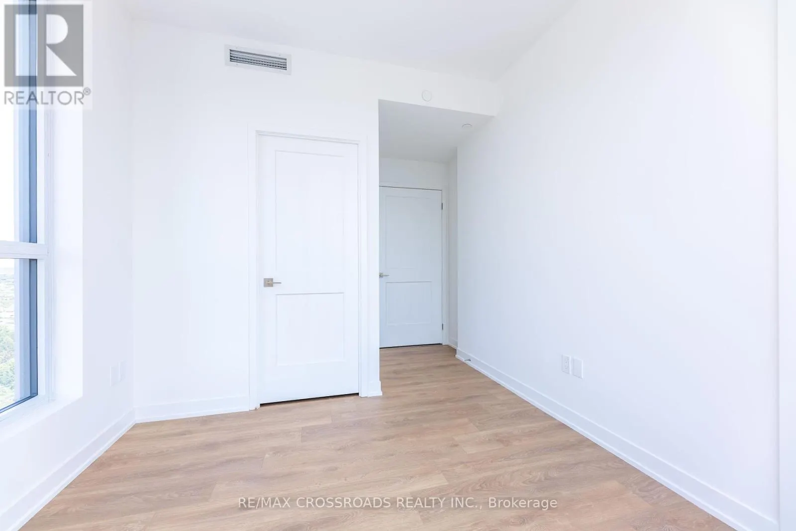 2324 - 498 CALDARI ROAD