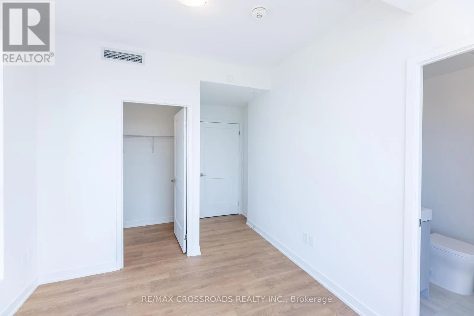 2324 - 498 CALDARI ROAD