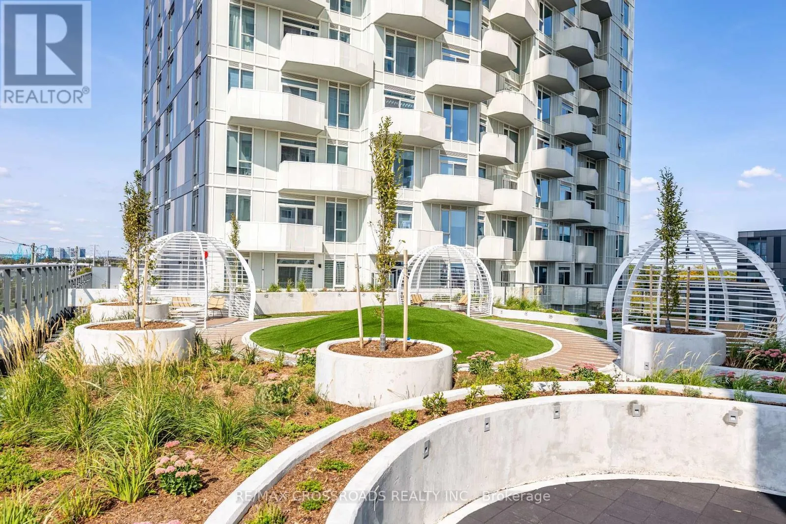 2324 - 498 CALDARI ROAD