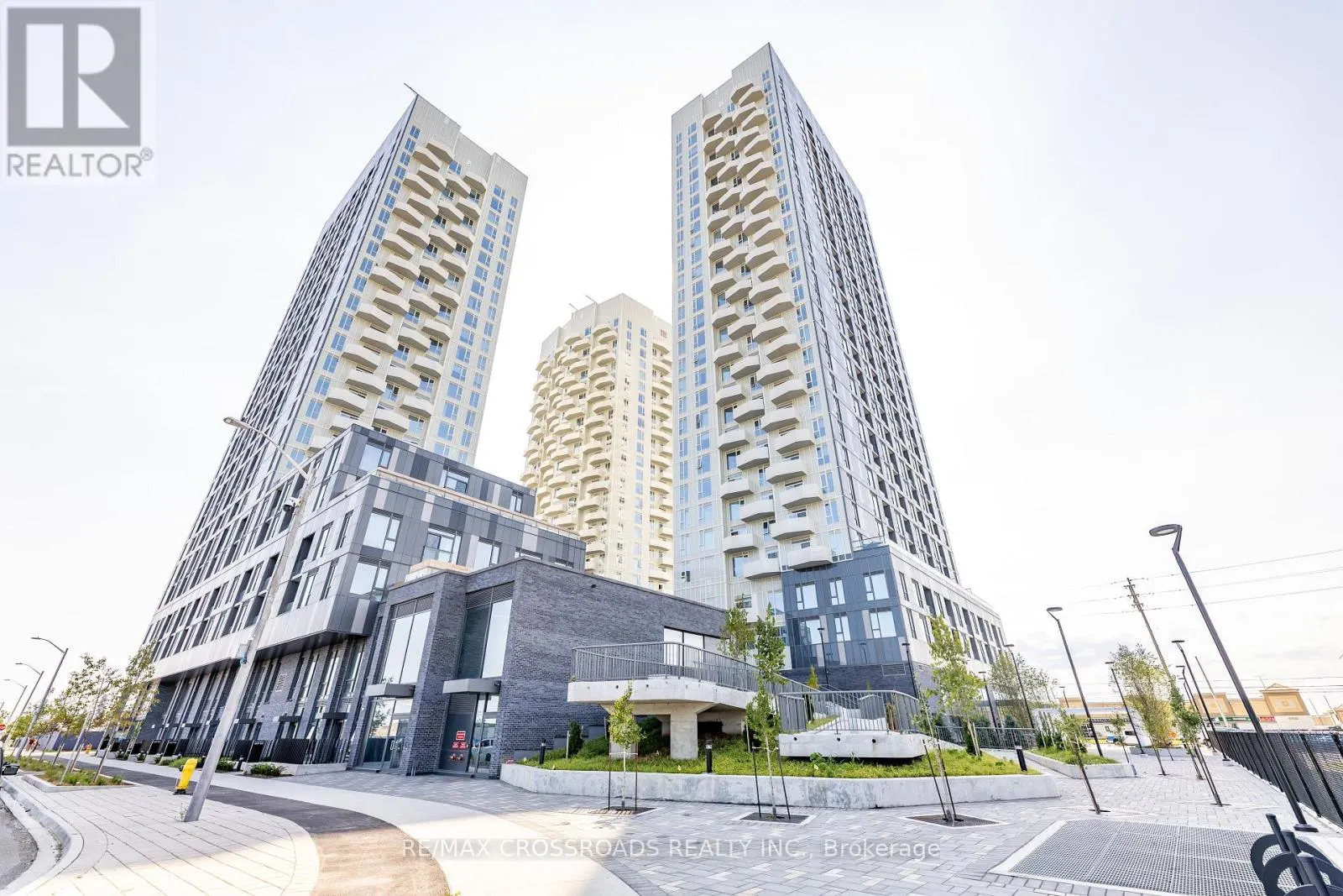 2324 - 498 CALDARI ROAD