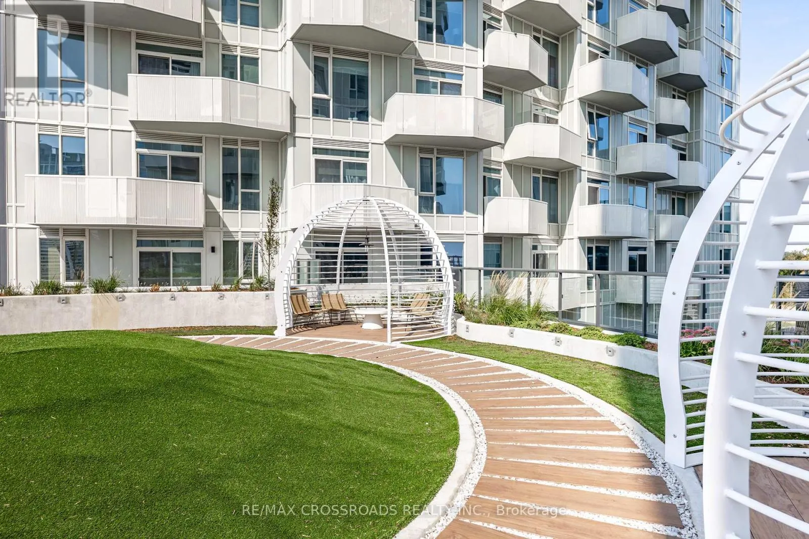 2324 - 498 CALDARI ROAD