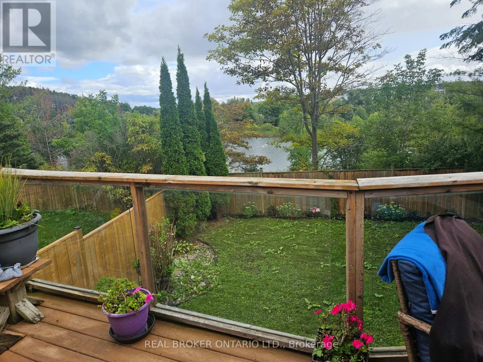 39 WOODROOF CRESCENT