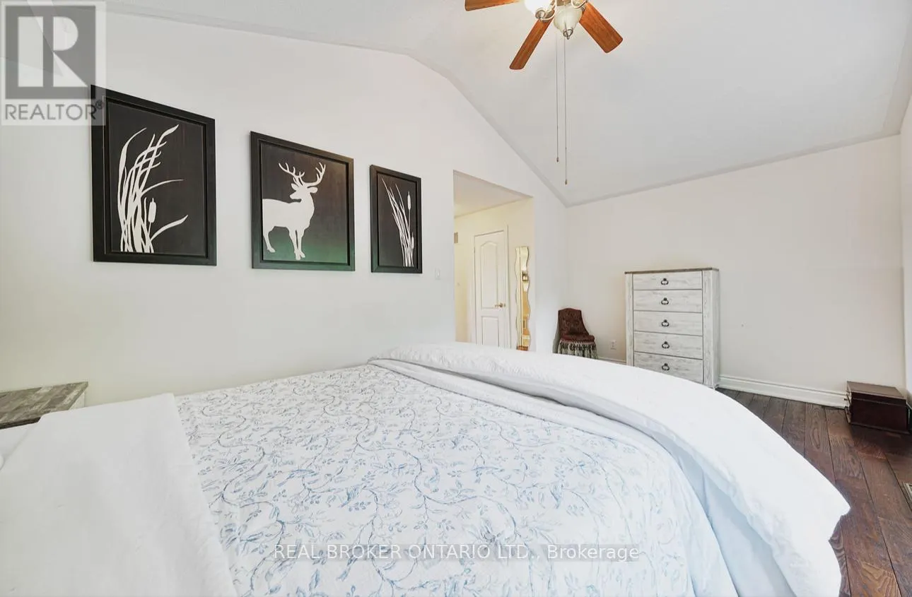 39 WOODROOF CRESCENT