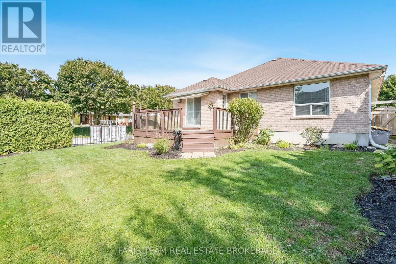 2 FOREST EDGE CRESCENT