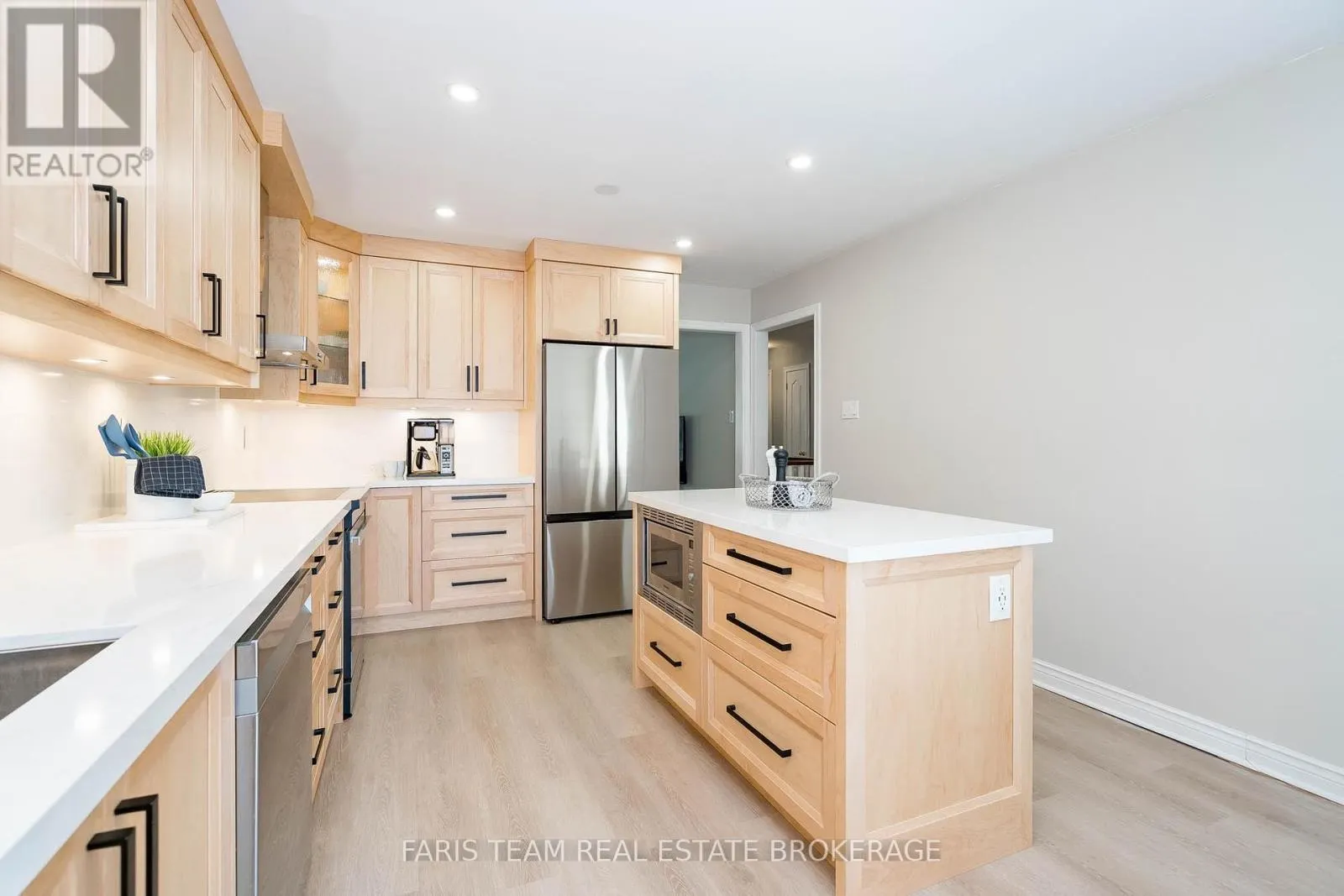 2 FOREST EDGE CRESCENT