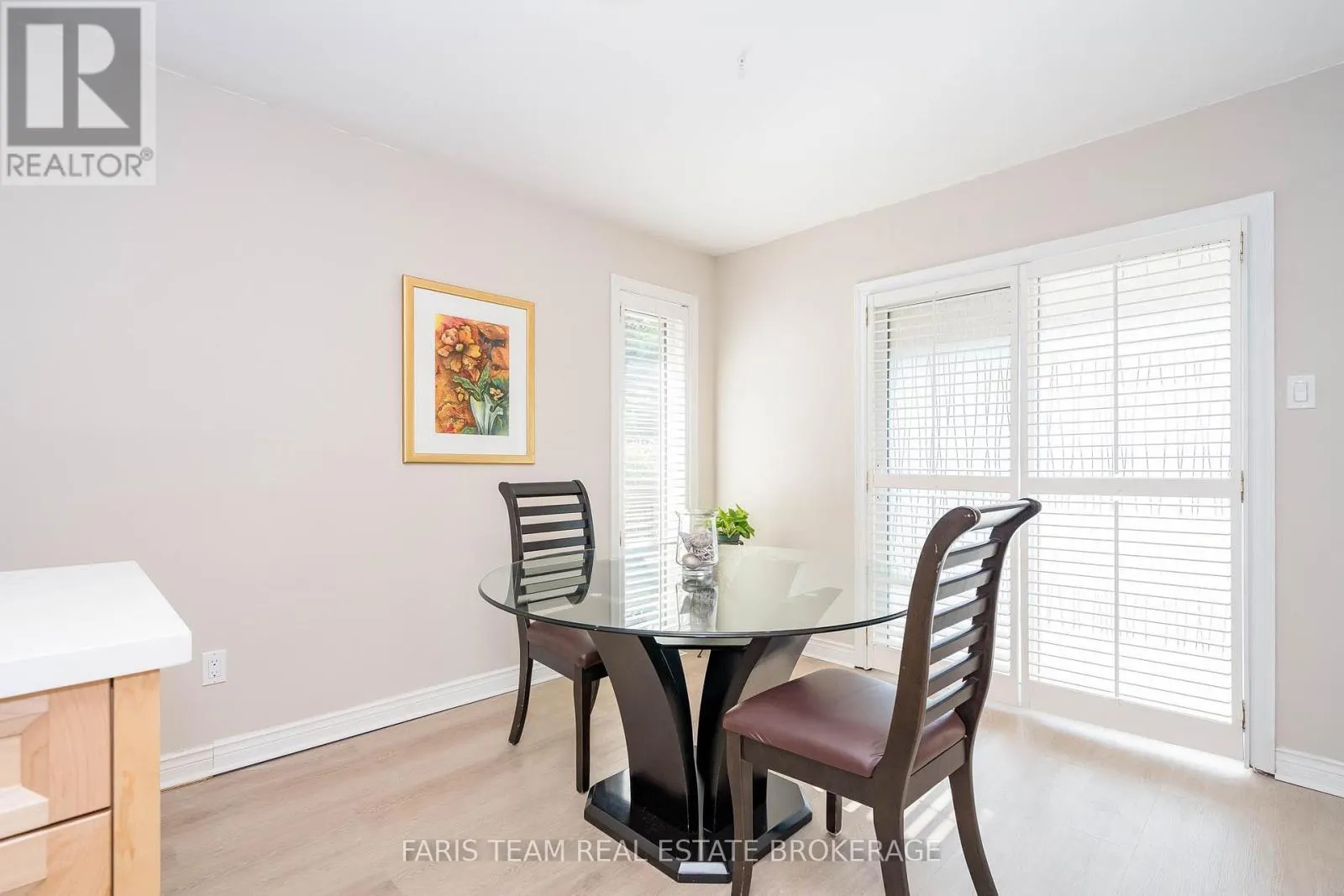 2 FOREST EDGE CRESCENT
