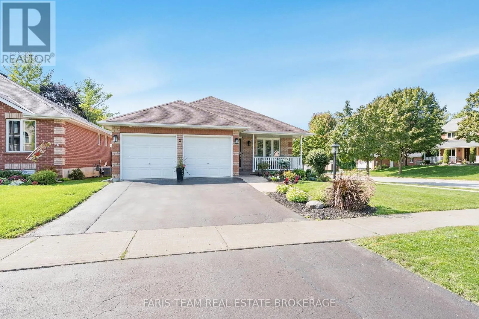2 FOREST EDGE CRESCENT