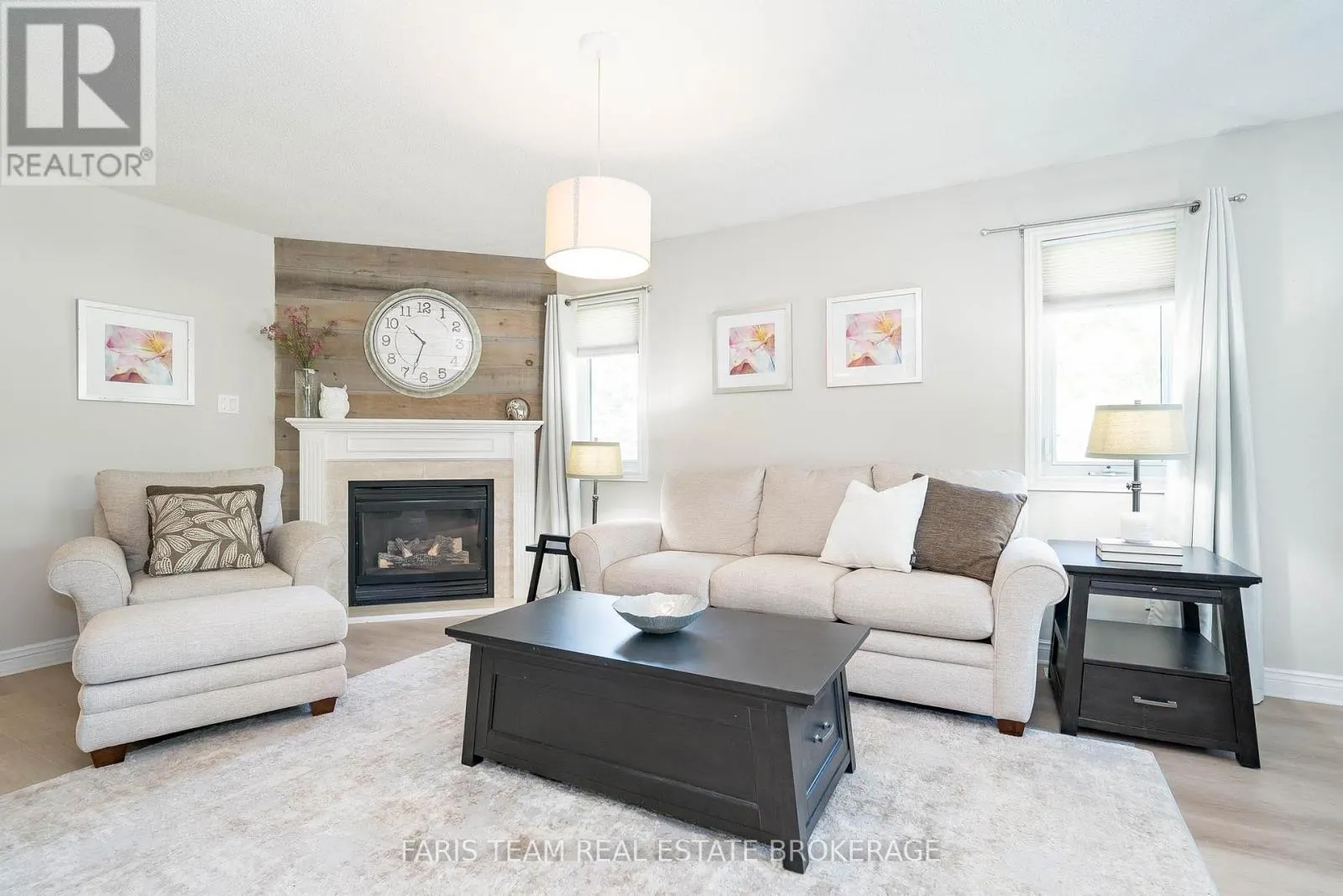 2 FOREST EDGE CRESCENT