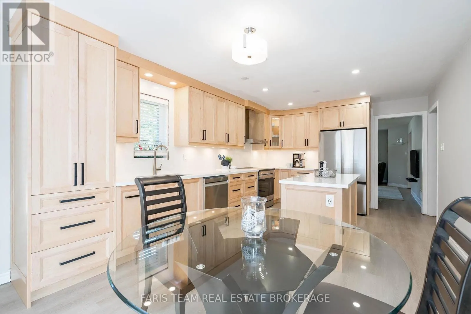 2 FOREST EDGE CRESCENT