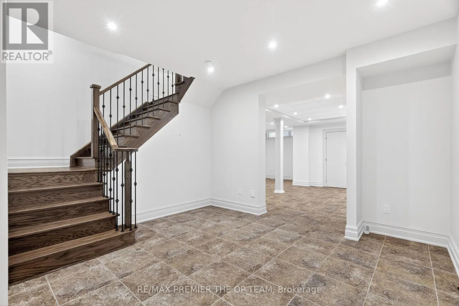 24 GRAND VELLORE CRESCENT