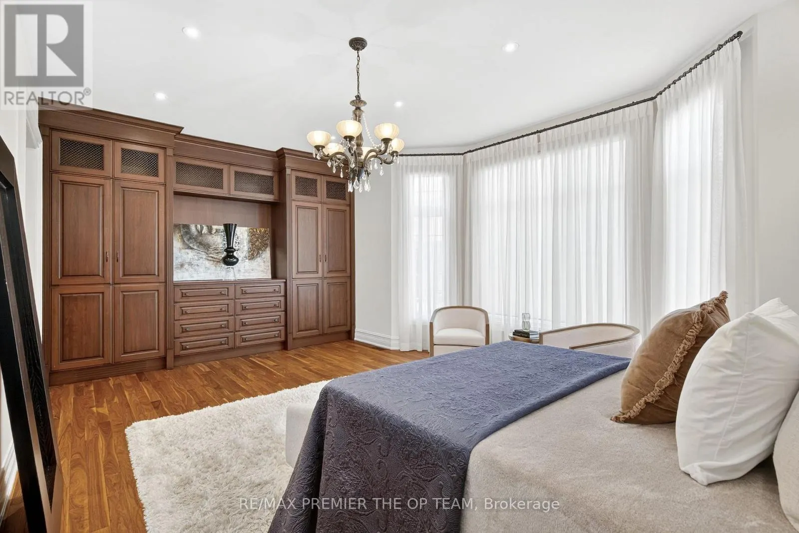 24 GRAND VELLORE CRESCENT