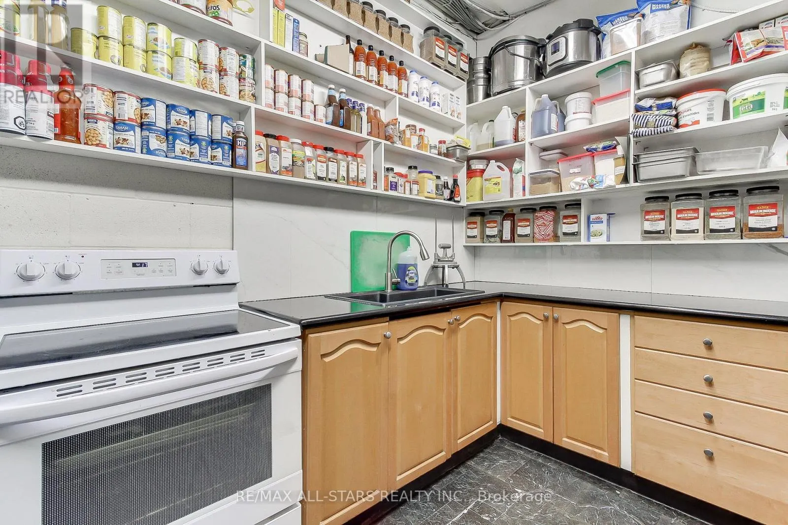 1 - 320 HARRY WALKER PARKWAY