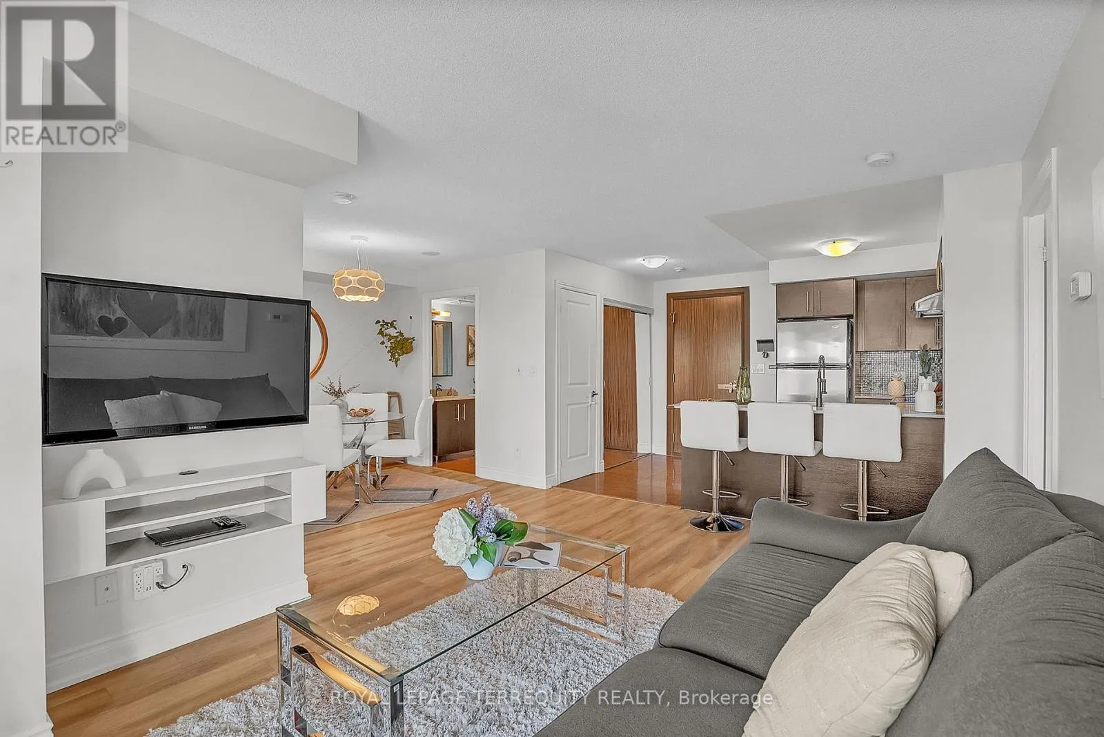 210 - 273 SOUTH PARK ROAD