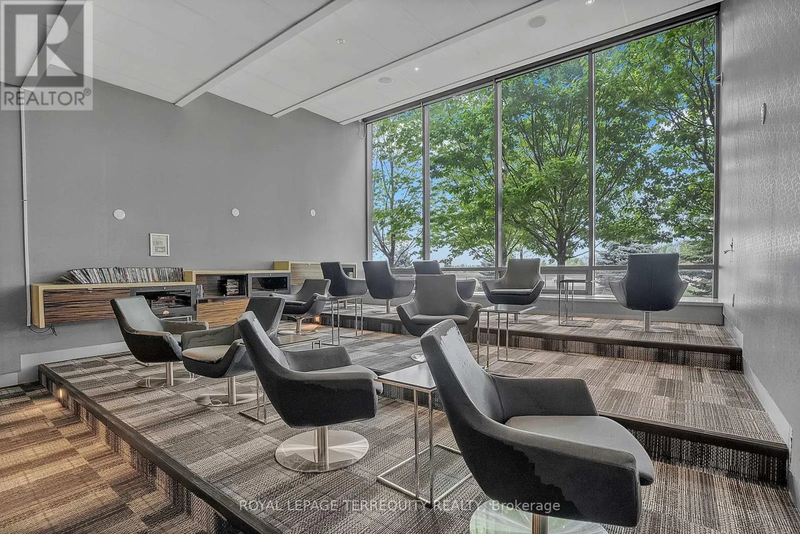 210 - 273 SOUTH PARK ROAD