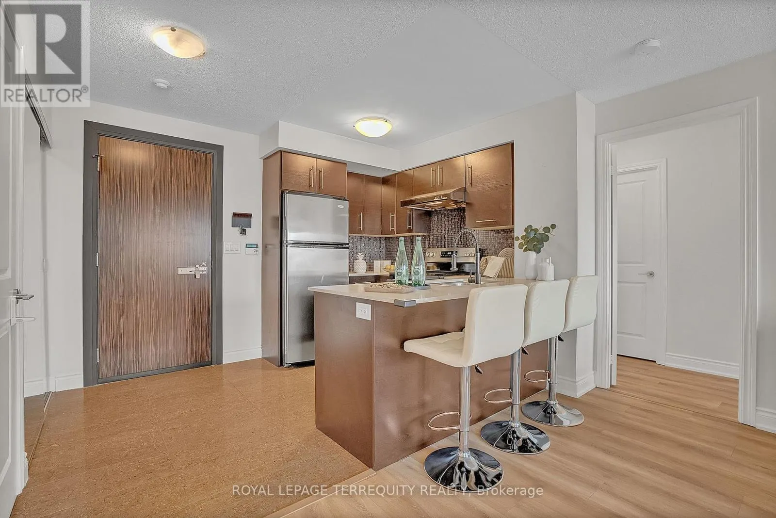 210 - 273 SOUTH PARK ROAD