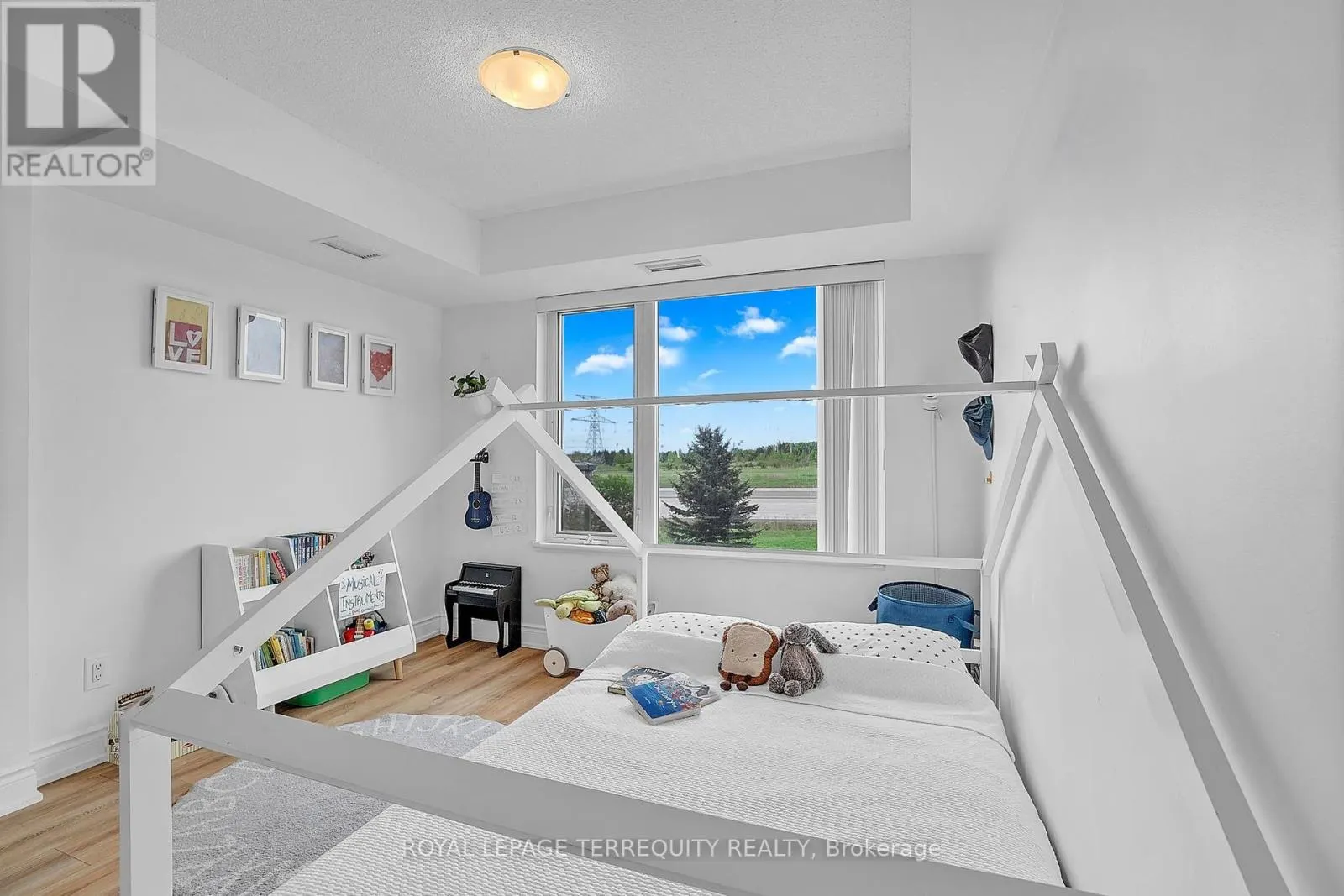 210 - 273 SOUTH PARK ROAD