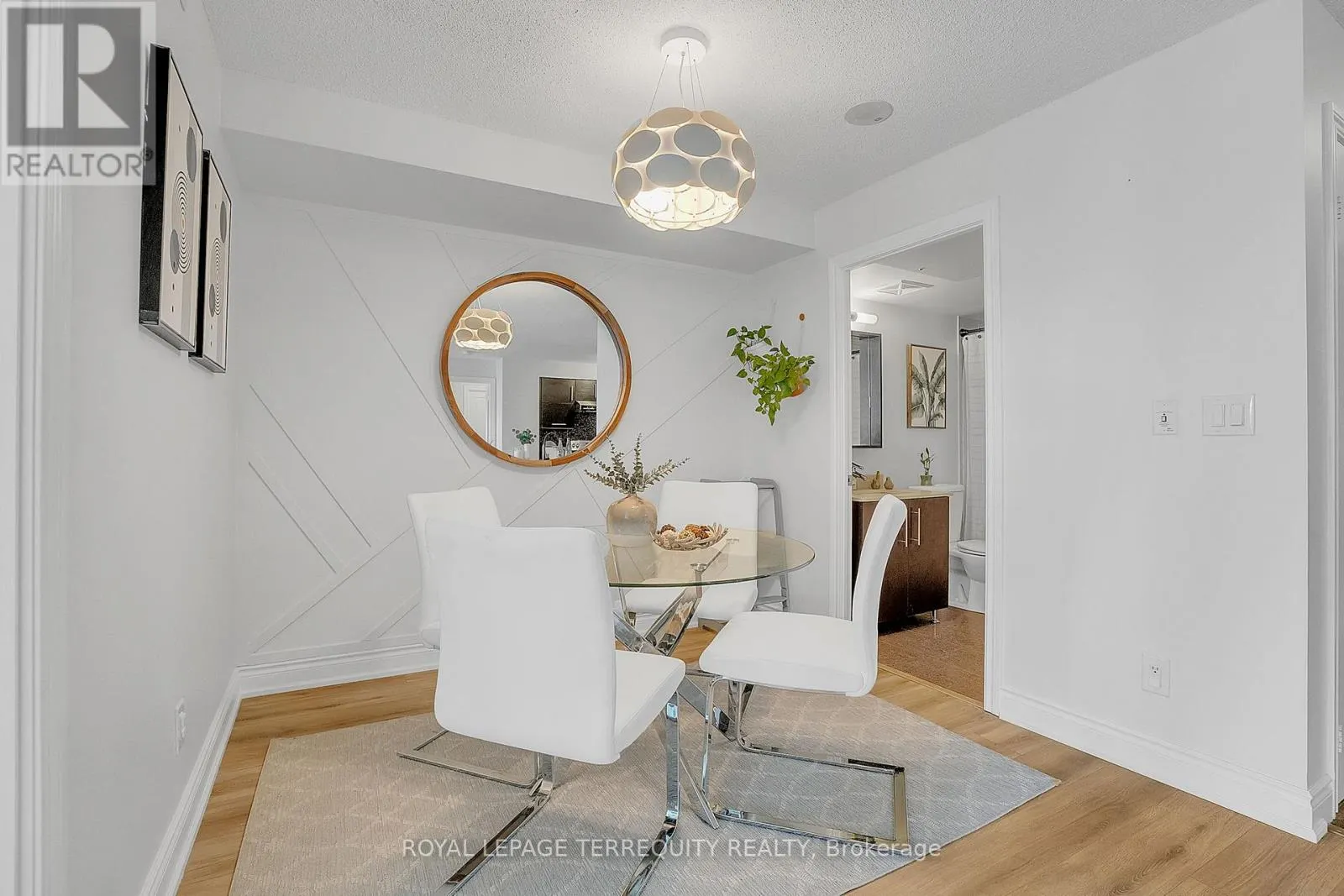 210 - 273 SOUTH PARK ROAD