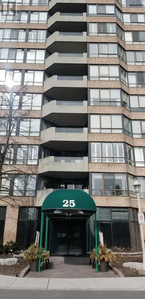 823 - 25 AUSTIN DRIVE