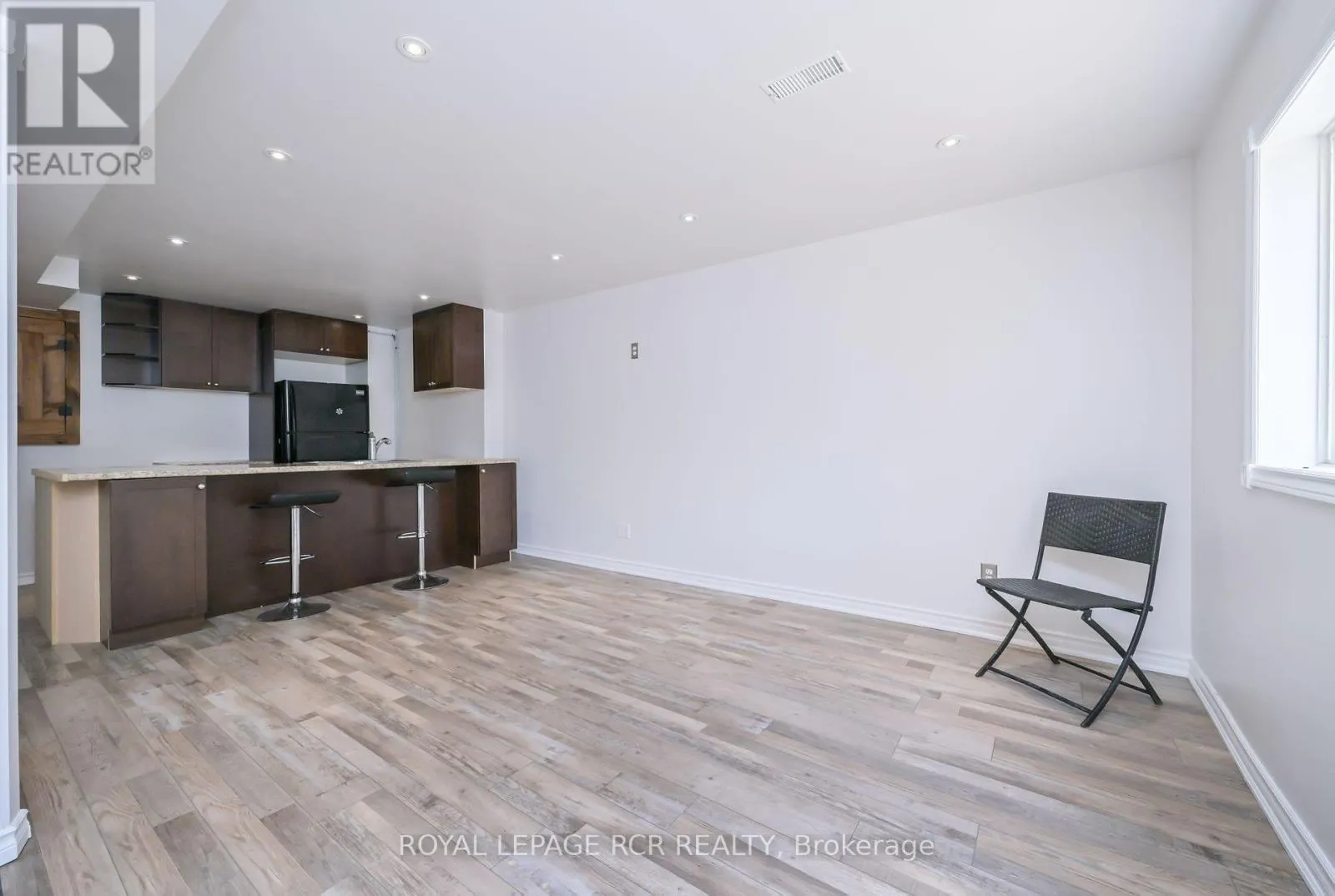 22 COBURN CRESCENT