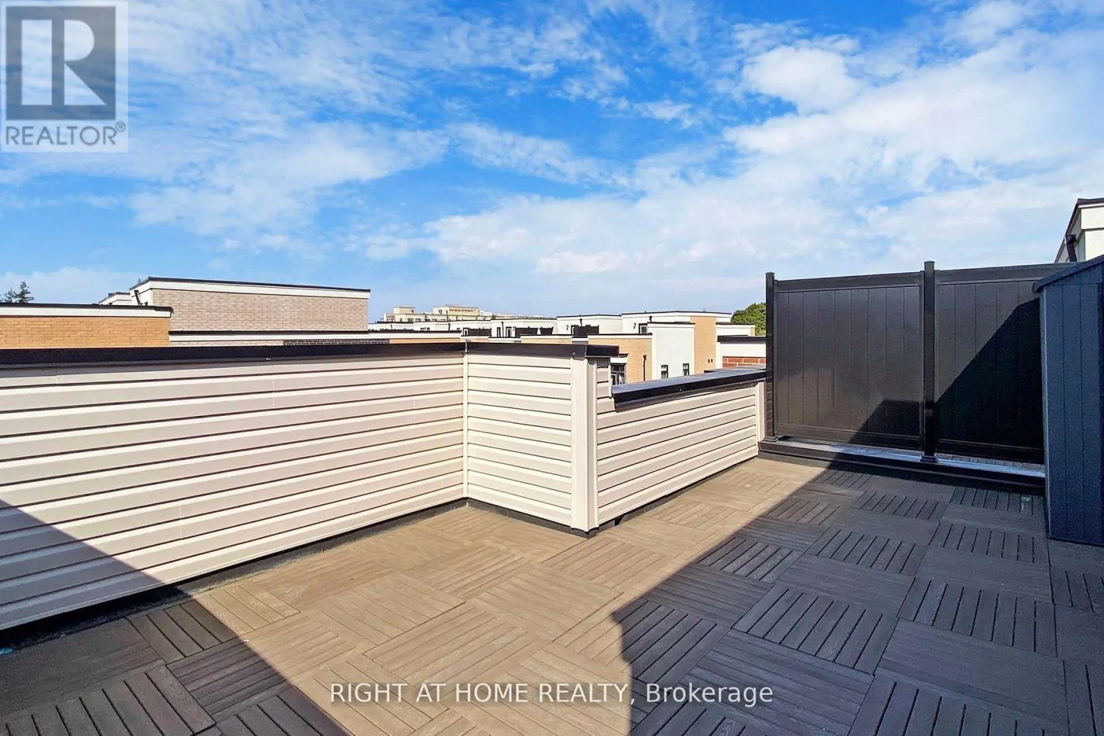 TH7 - 9 PHELPS LANE