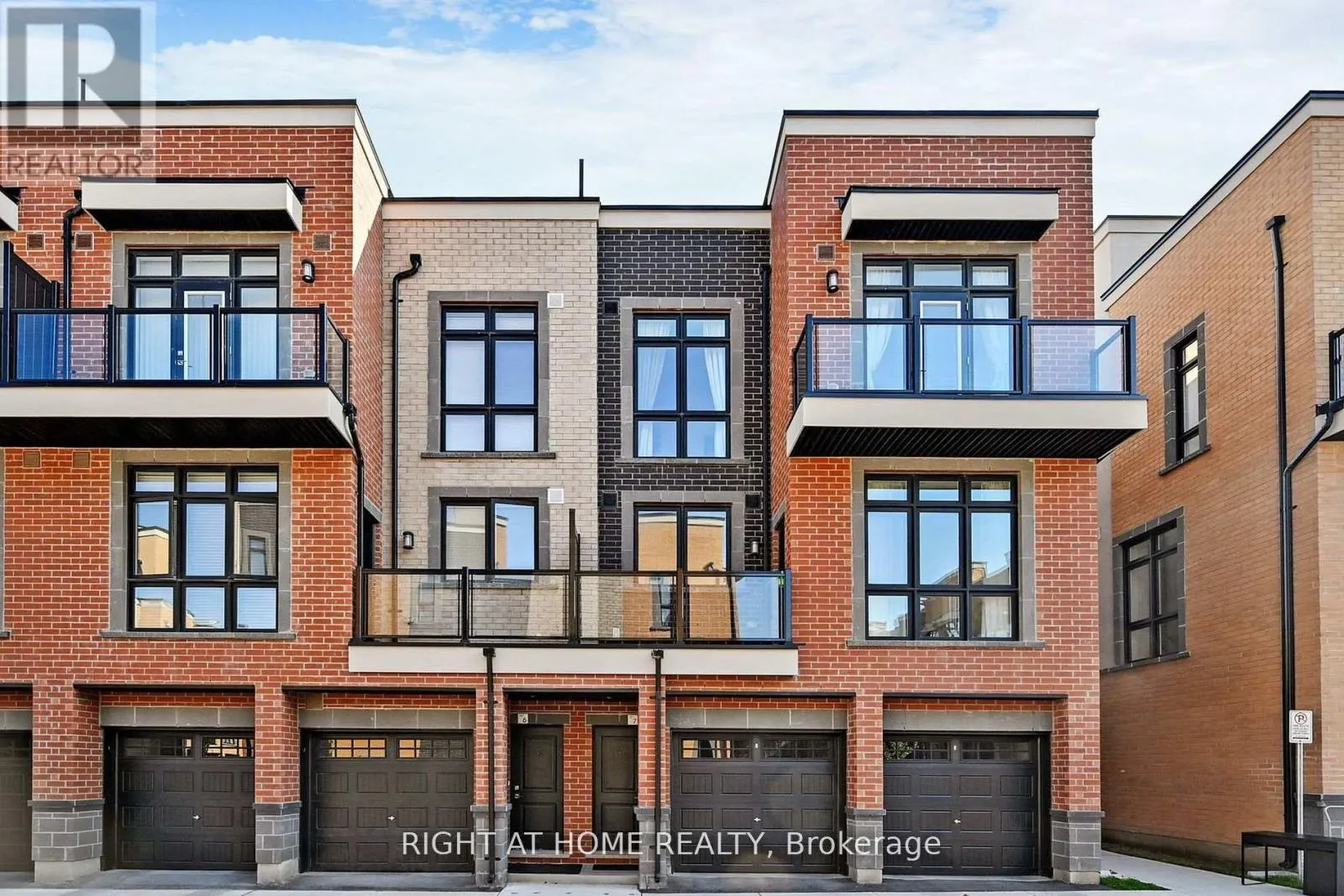 TH7 - 9 PHELPS LANE