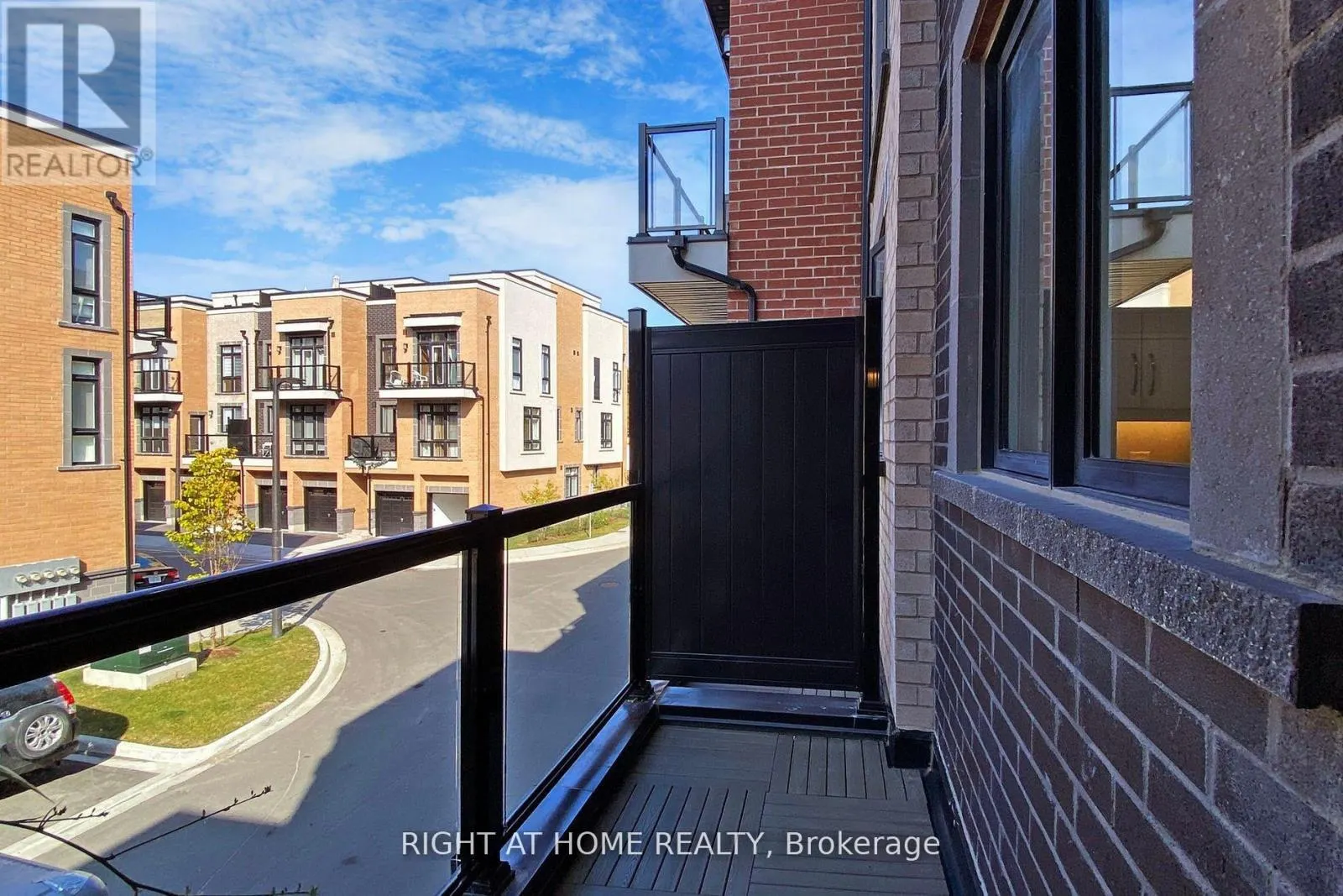 TH7 - 9 PHELPS LANE