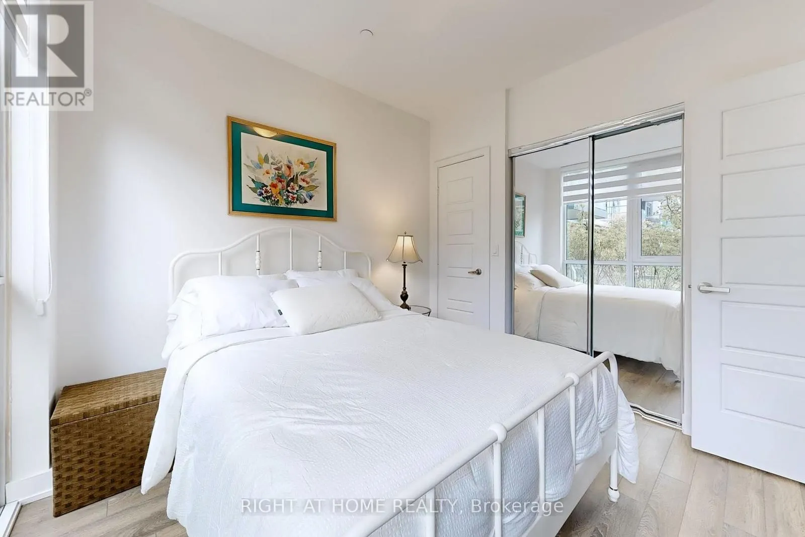 123 - 375 SEA RAY AVENUE