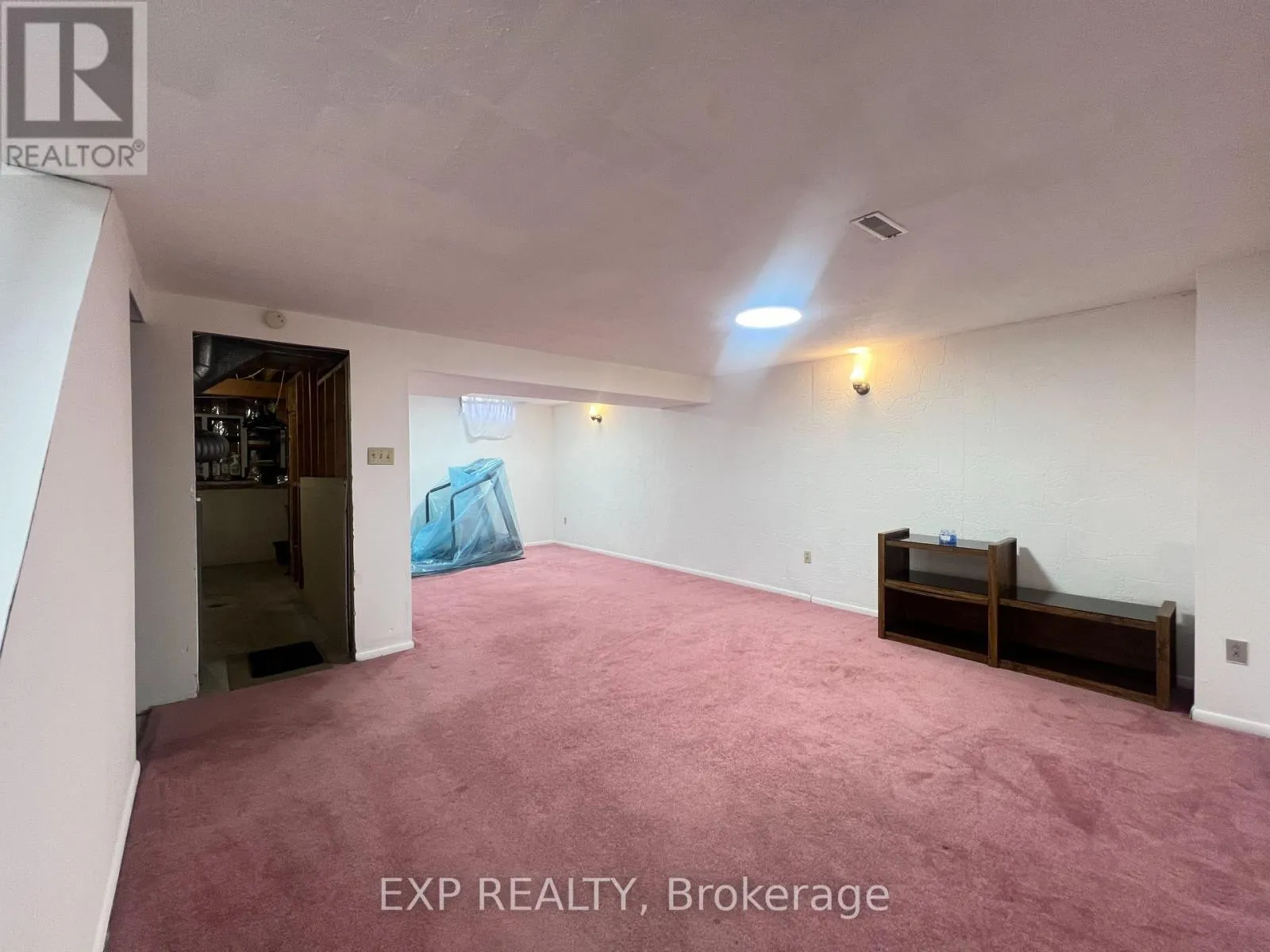 53 EMPRINGHAM CRESCENT
