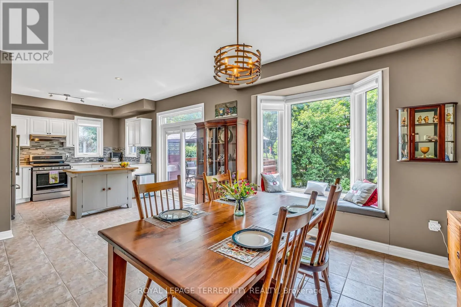 22 WILLARD HUNT COURT