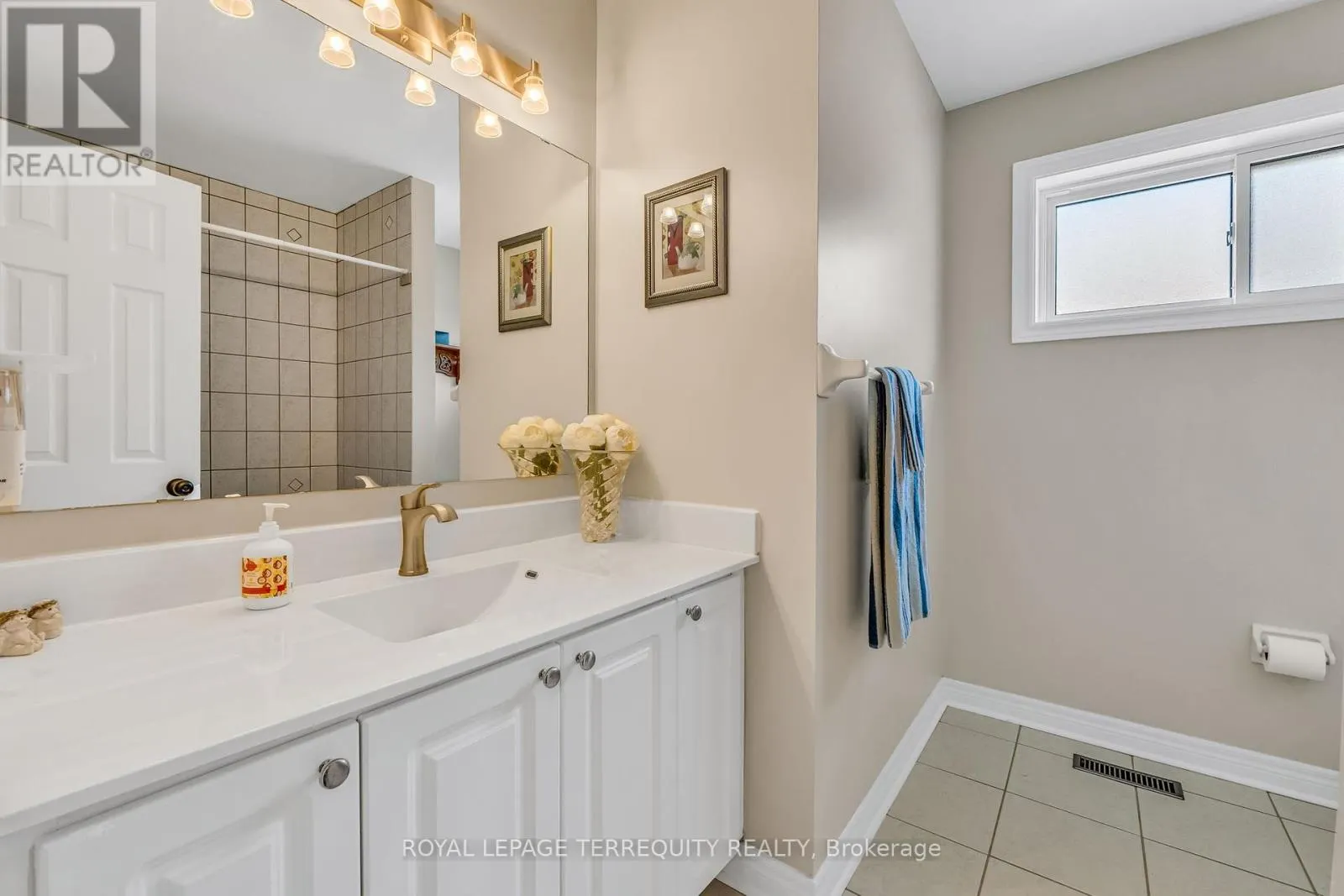 22 WILLARD HUNT COURT
